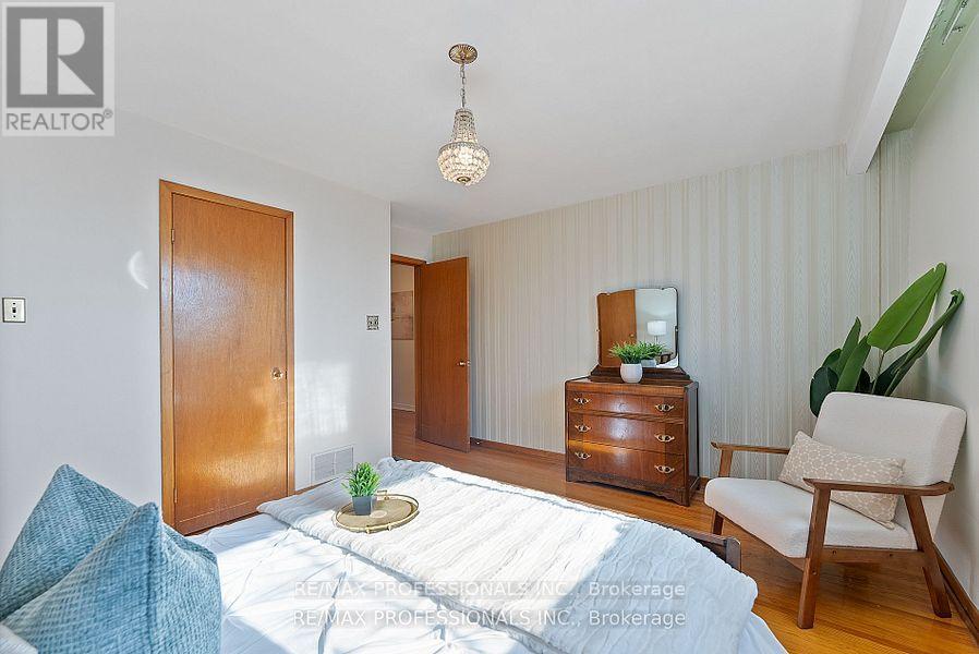 3559 Haven Glenn, Mississauga, Ontario  L4X 1X6 - Photo 24 - W12182268
