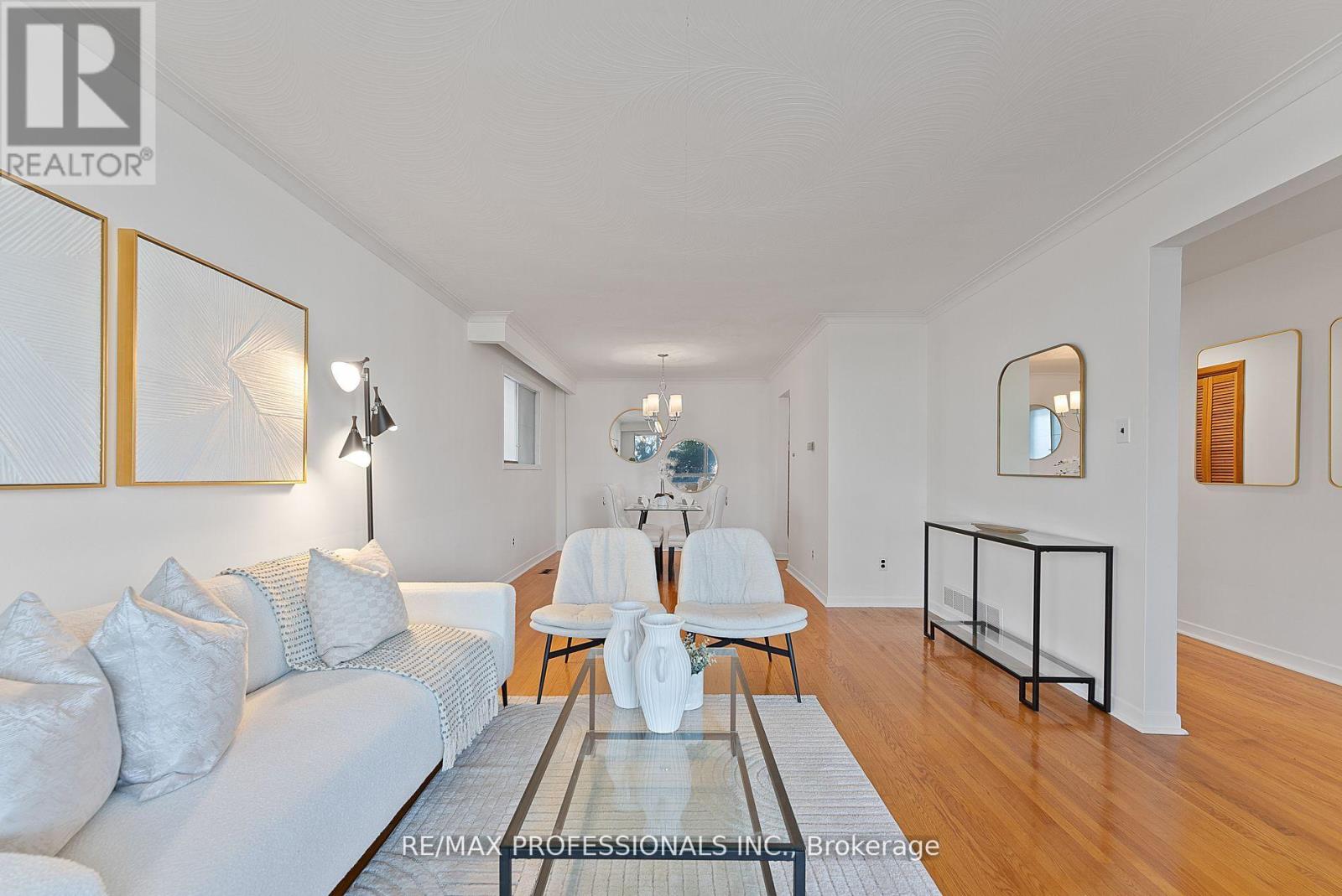 3559 Haven Glenn, Mississauga, Ontario  L4X 1X6 - Photo 4 - W12182268