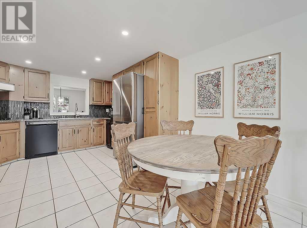 4, 448 Strathcona Drive Sw, Calgary, Alberta  T3H 1M3 - Photo 8 - A2225089