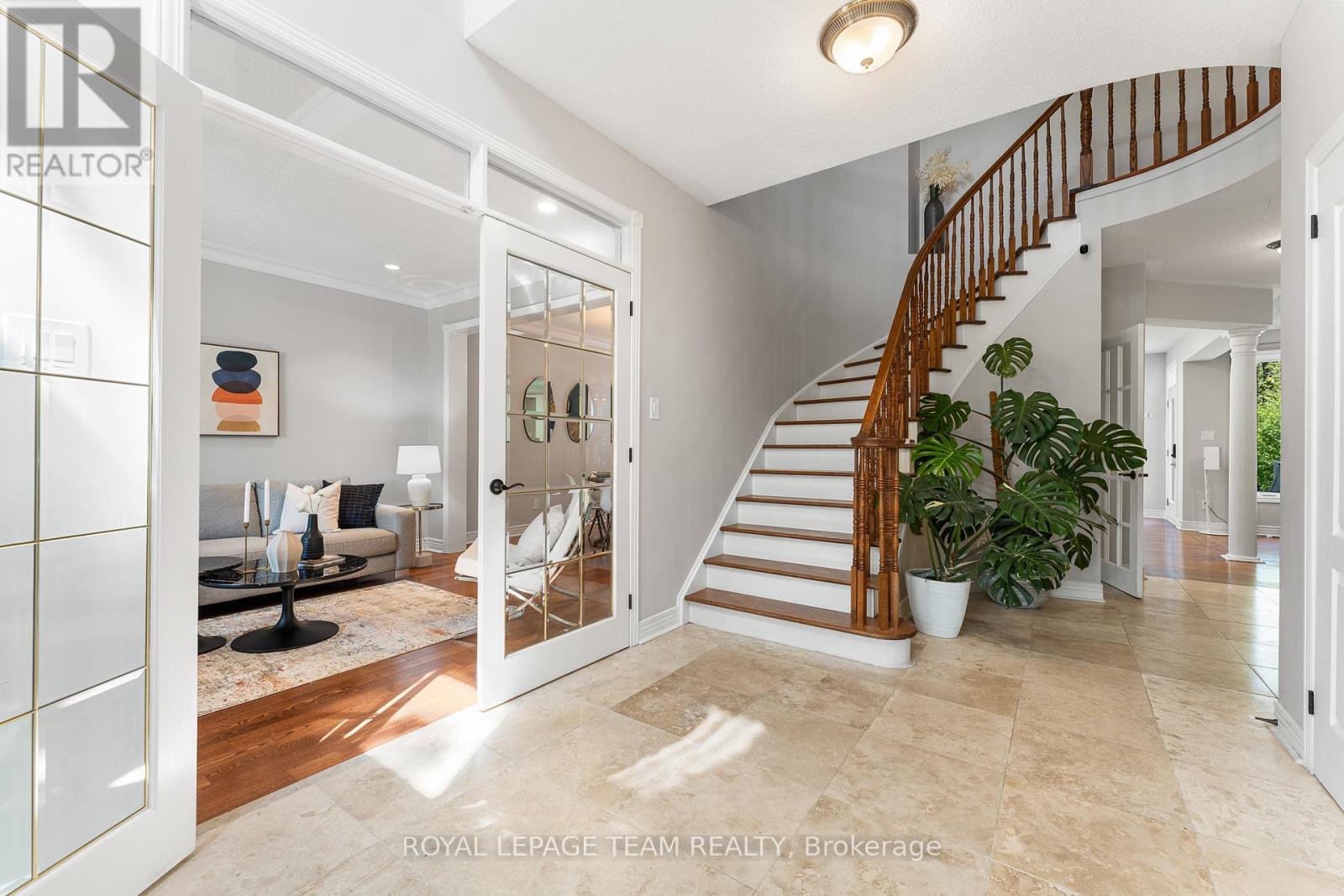 47 Mattawa Crescent, Ottawa, Ontario  K2M 2E8 - Photo 6 - X12182451