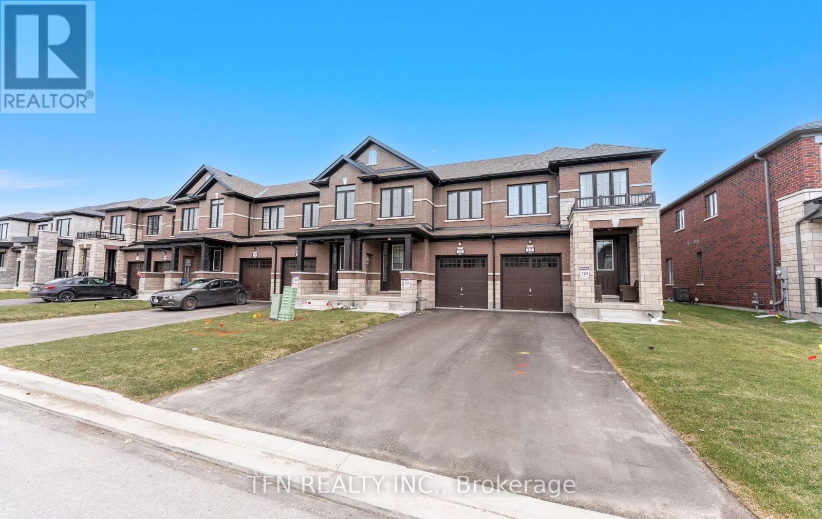 15 Keenan Street, Kawartha Lakes (Lindsay), Ontario  K9V 6C2 - Photo 1 - X12182188