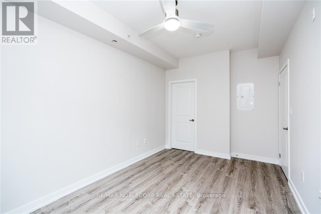 116 - 35 Southshore Crescent, Hamilton (Stoney Creek), Ontario  L8E 0J2 - Photo 10 - X12182210