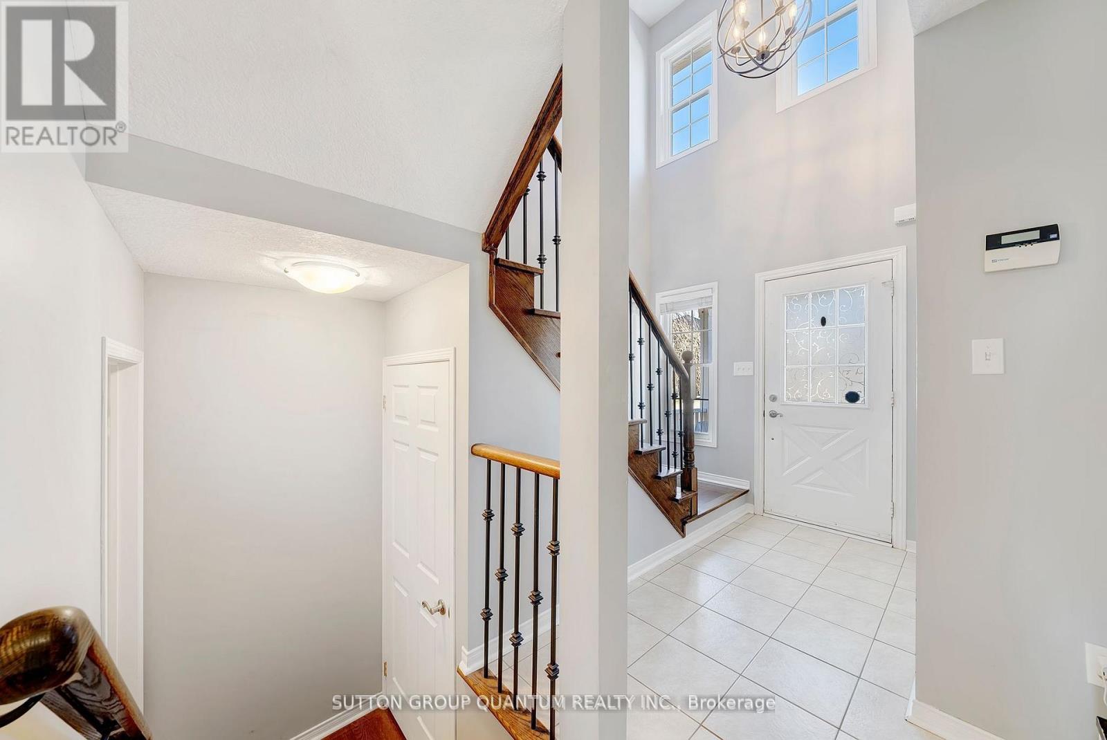 157 Voyager Pass, Hamilton, Ontario  L0R 1C0 - Photo 4 - X12182235