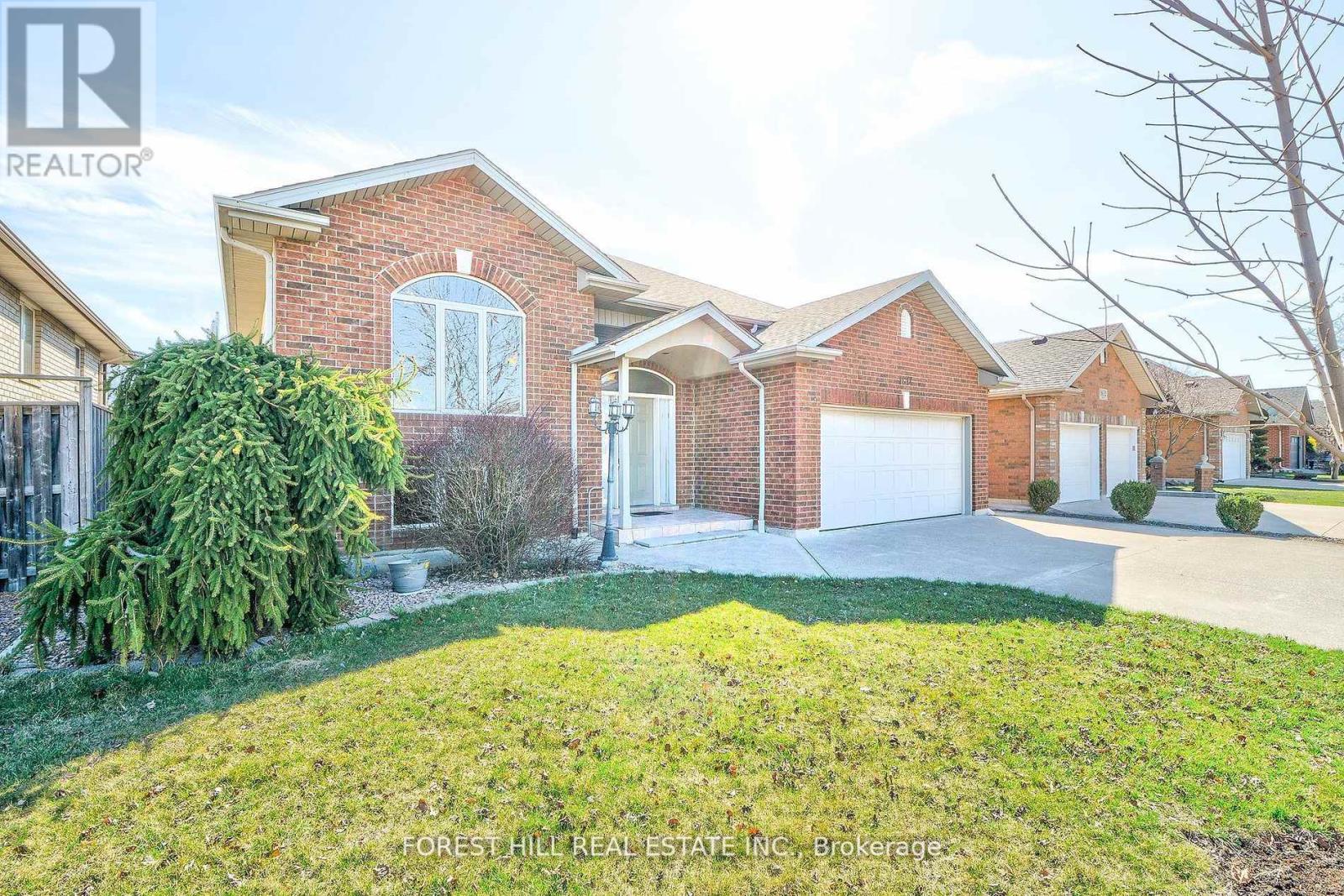 1614 Morningstar Avenue, Windsor, Ontario  N8P 1P9 - Photo 2 - X12182256