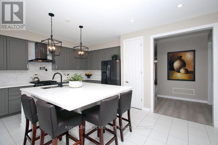 220 Harpin Way E, Centre Wellington (Fergus), Ontario  N1M 2W3 - Photo 11 - X12182265