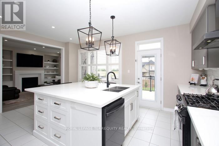 220 Harpin Way E, Centre Wellington (Fergus), Ontario  N1M 2W3 - Photo 14 - X12182265