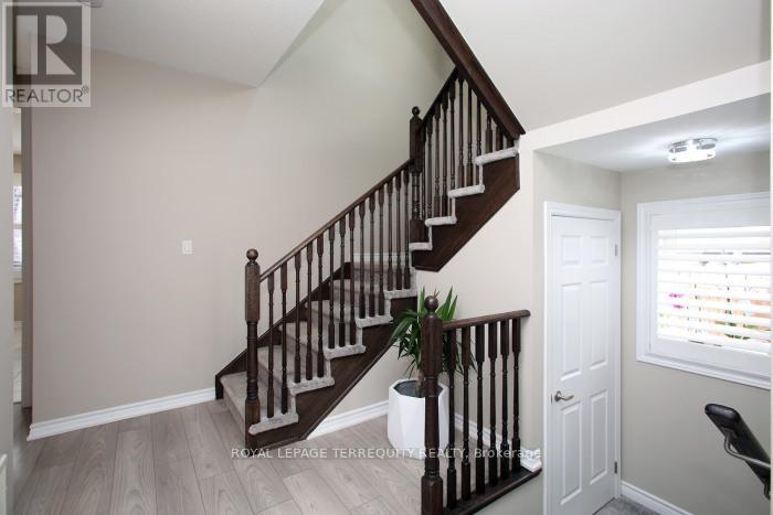 220 Harpin Way E, Centre Wellington (Fergus), Ontario  N1M 2W3 - Photo 18 - X12182265