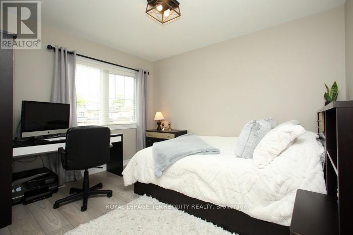 220 Harpin Way E, Centre Wellington (Fergus), Ontario  N1M 2W3 - Photo 22 - X12182265