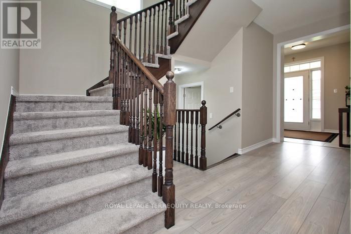 Property at 220 HARPIN WAY E image 5