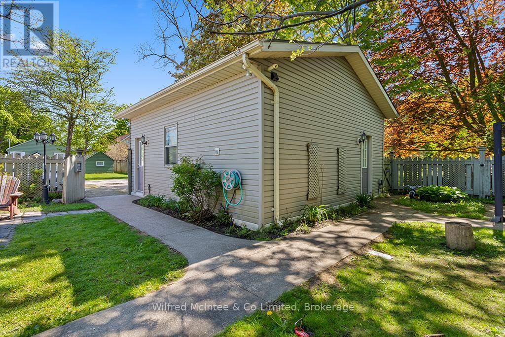 623/625 Elgin Street, Saugeen Shores, Ontario  N0H 2C0 - Photo 16 - X12182315