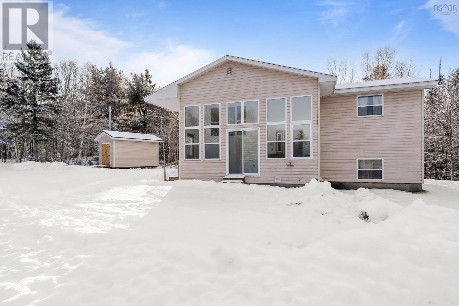 29 Allans Lane, Valley Mills, Nova Scotia  B0E 2Y0 - Photo 3 - 202501114