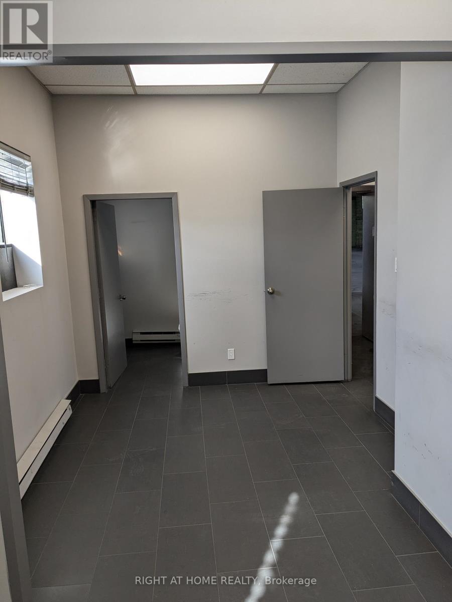A - 20 Sheffield Street, Toronto, Ontario  M6M 3E6 - Photo 8 - W9230966