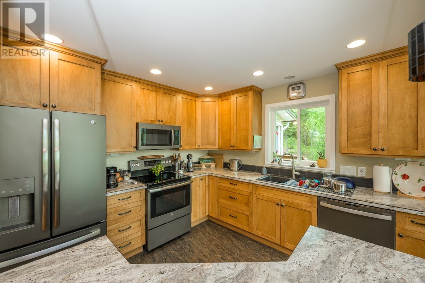 57700 S Somerset Drive, Vanderhoof, British Columbia  V0J 3A3 - Photo 7 - R3008879