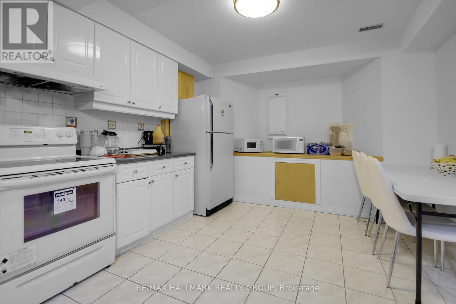 206 Annapolis Circle, Ottawa, Ontario  K1V 1Y9 - Photo 39 - X12179437