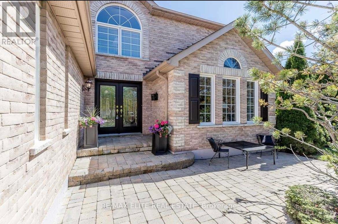 19 Northview Crescent, Barrie, Ontario  L4N 9T4 - Photo 3 - S12182173