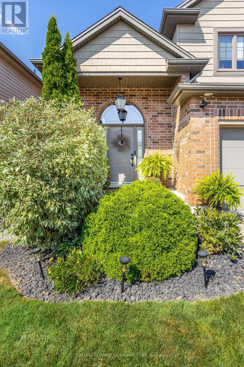 Photo 5 of 48 for 49 - 70 Tanoak Drive