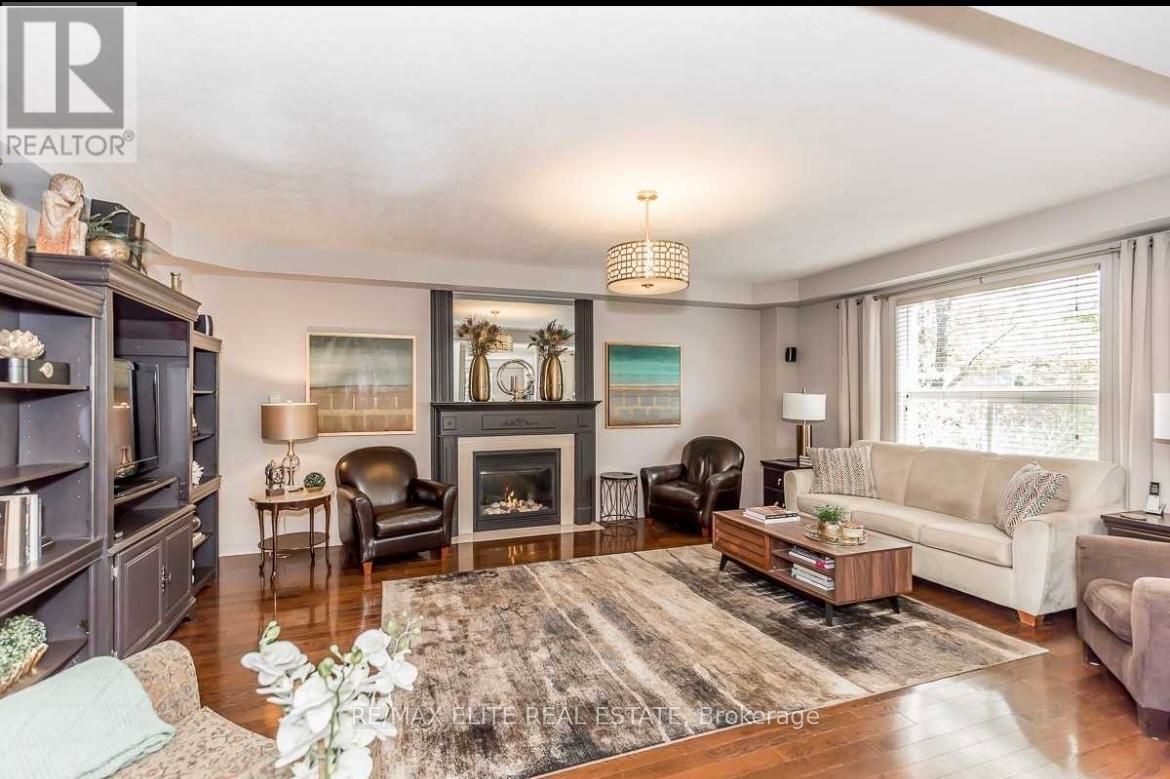 19 Northview Crescent, Barrie, Ontario  L4N 9T4 - Photo 6 - S12182173