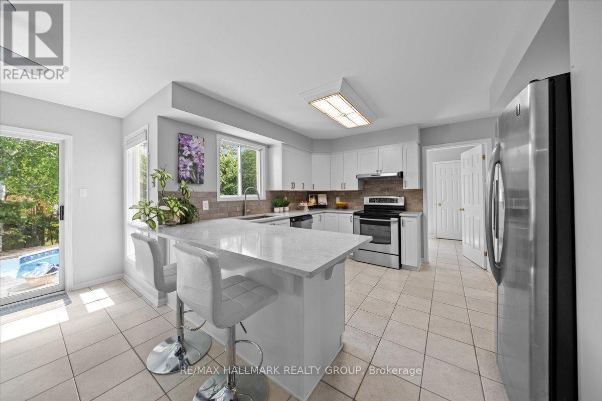3 Crantham Crescent, Ottawa, Ontario  K2S 1R2 - Photo 9 - X12182486