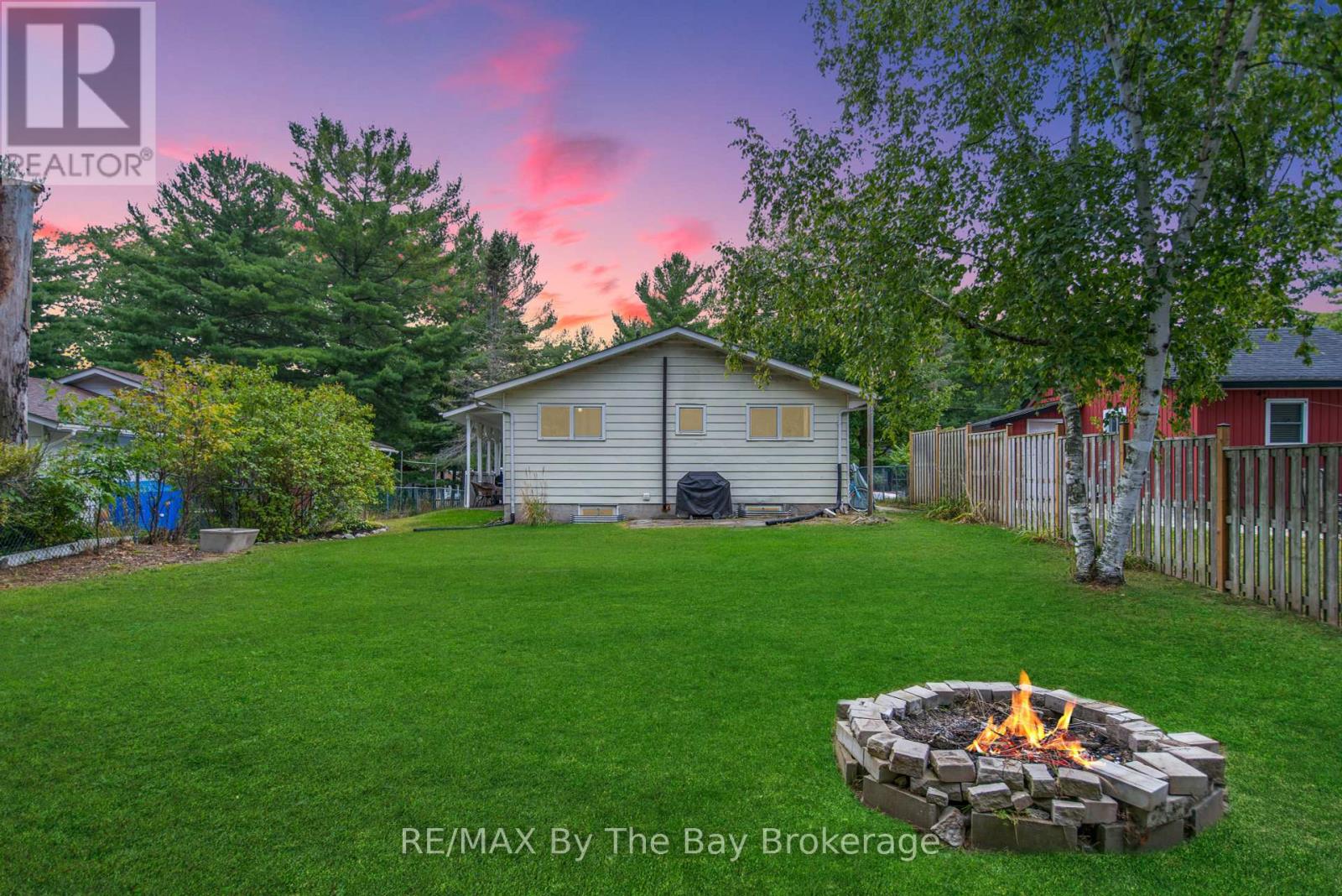 160 Melrose Avenue, Wasaga Beach, Ontario  L9Z 2T1 - Photo 3 - S12025109
