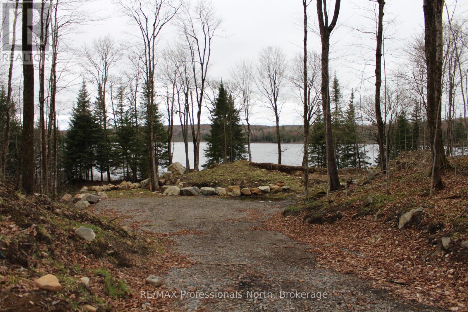 1074 LOWBANK DRIVE S, Highlands East, Ontario