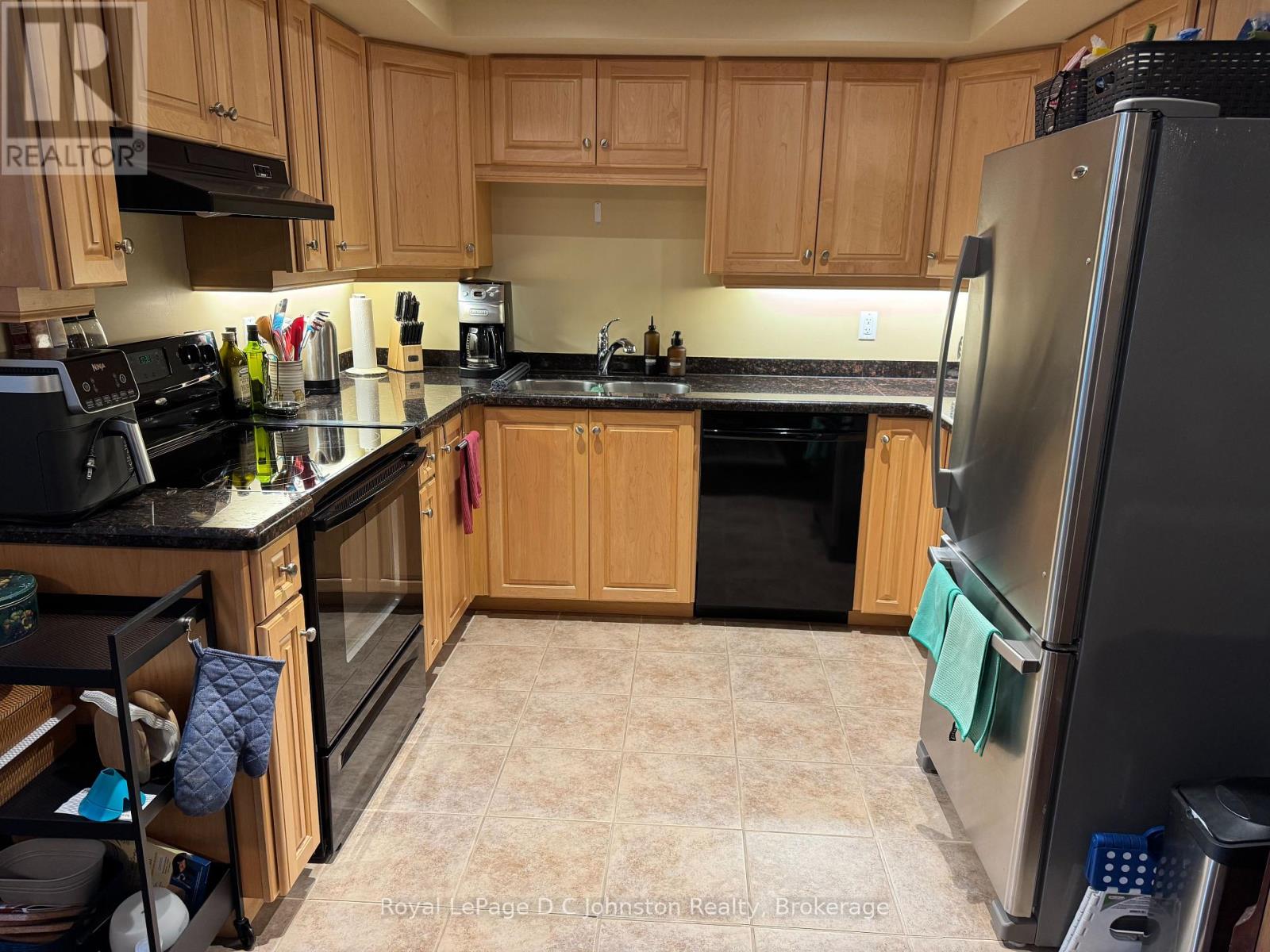202 - 221 Adelaide Street, Saugeen Shores, Ontario  N0H 2L0 - Photo 6 - X12177766