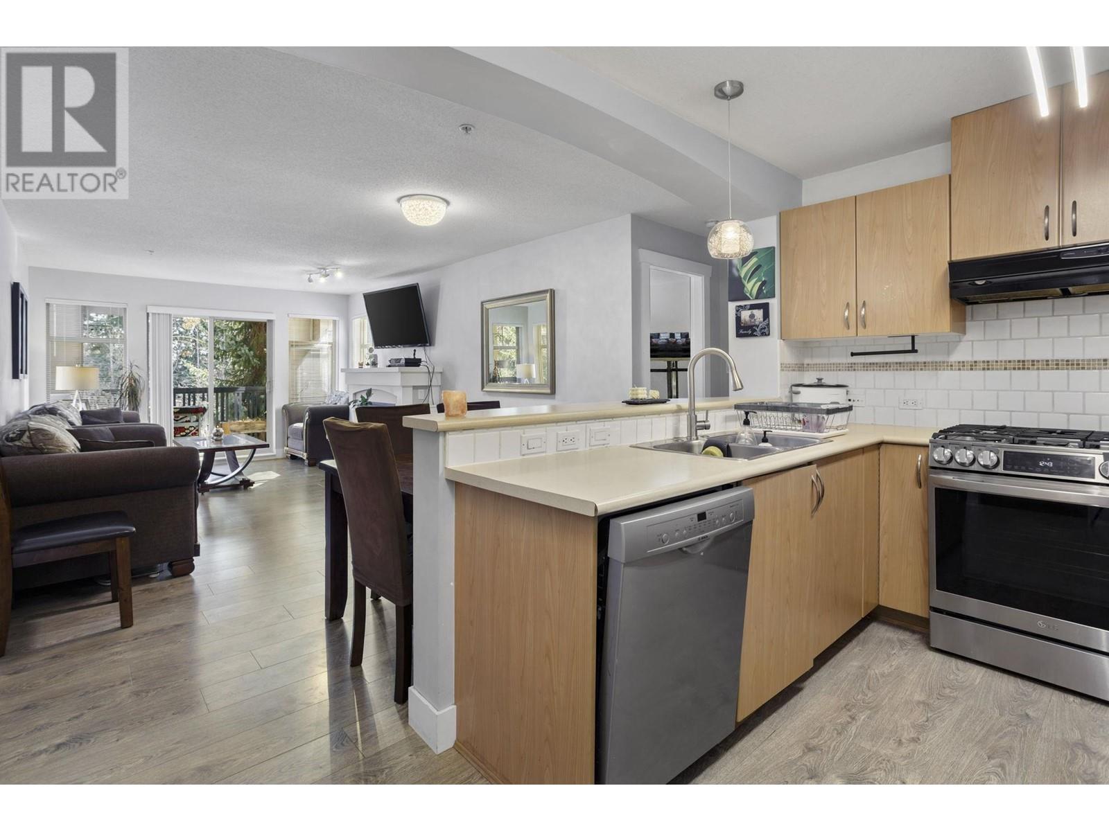 207 2998 Silver Springs Boulevard, Coquitlam, British Columbia  V3E 3R7 - Photo 9 - R3008852
