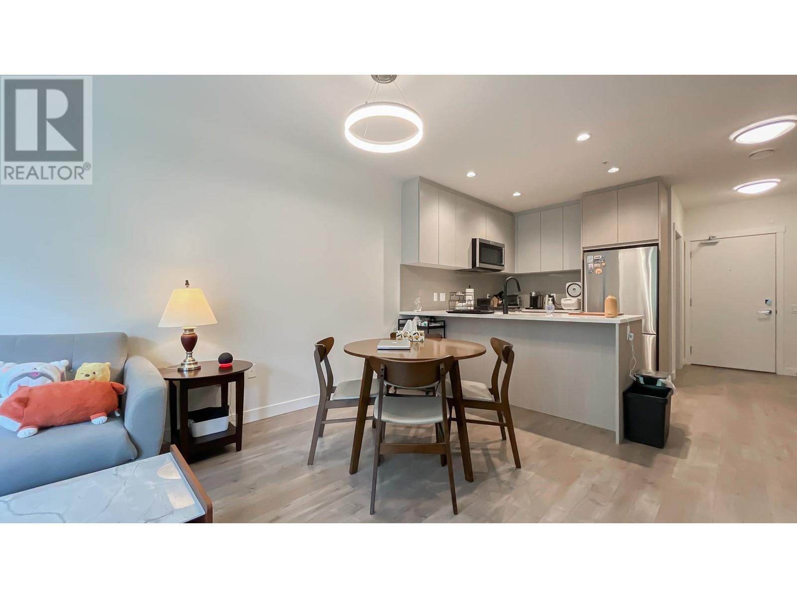 104 707 Como Lake Avenue, Coquitlam, British Columbia  V3J 0J5 - Photo 2 - R3008860