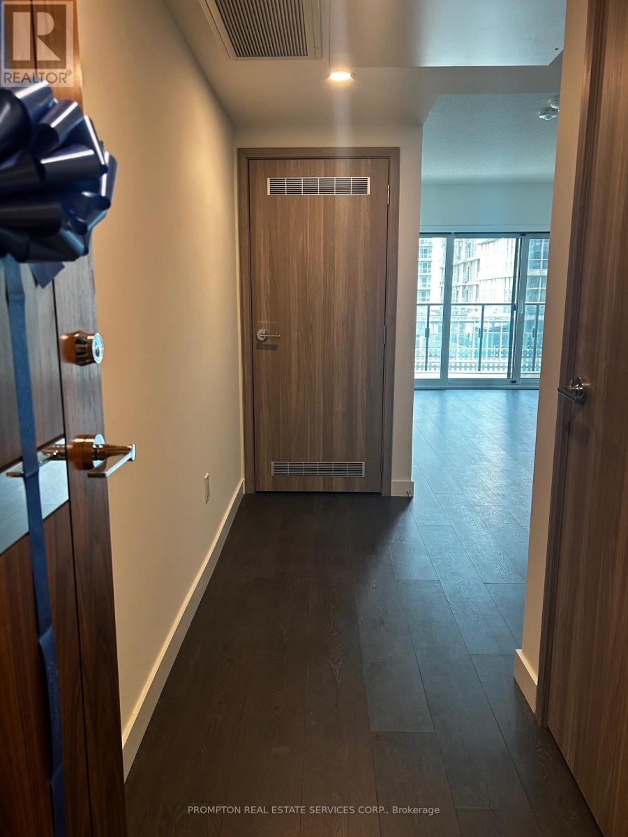 319 - 3 Concord Cityplace Way, Toronto, Ontario  M5V 0X4 - Photo 2 - C12182342