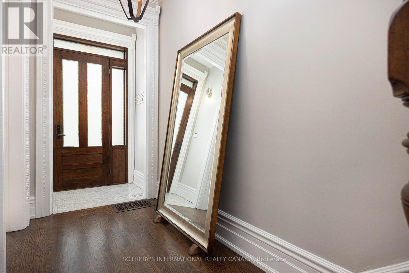 54 Stanley Terrace Avenue, Toronto (Niagara), Ontario  M6J 2R4 - Photo 12 - C12182359