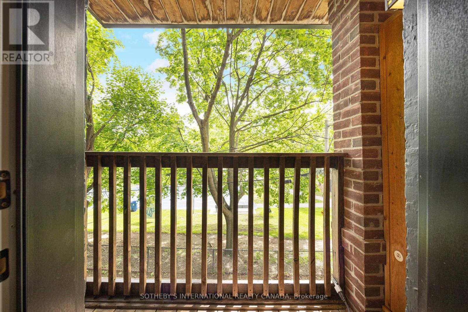 54 Stanley Terrace Avenue, Toronto (Niagara), Ontario  M6J 2R4 - Photo 16 - C12182359