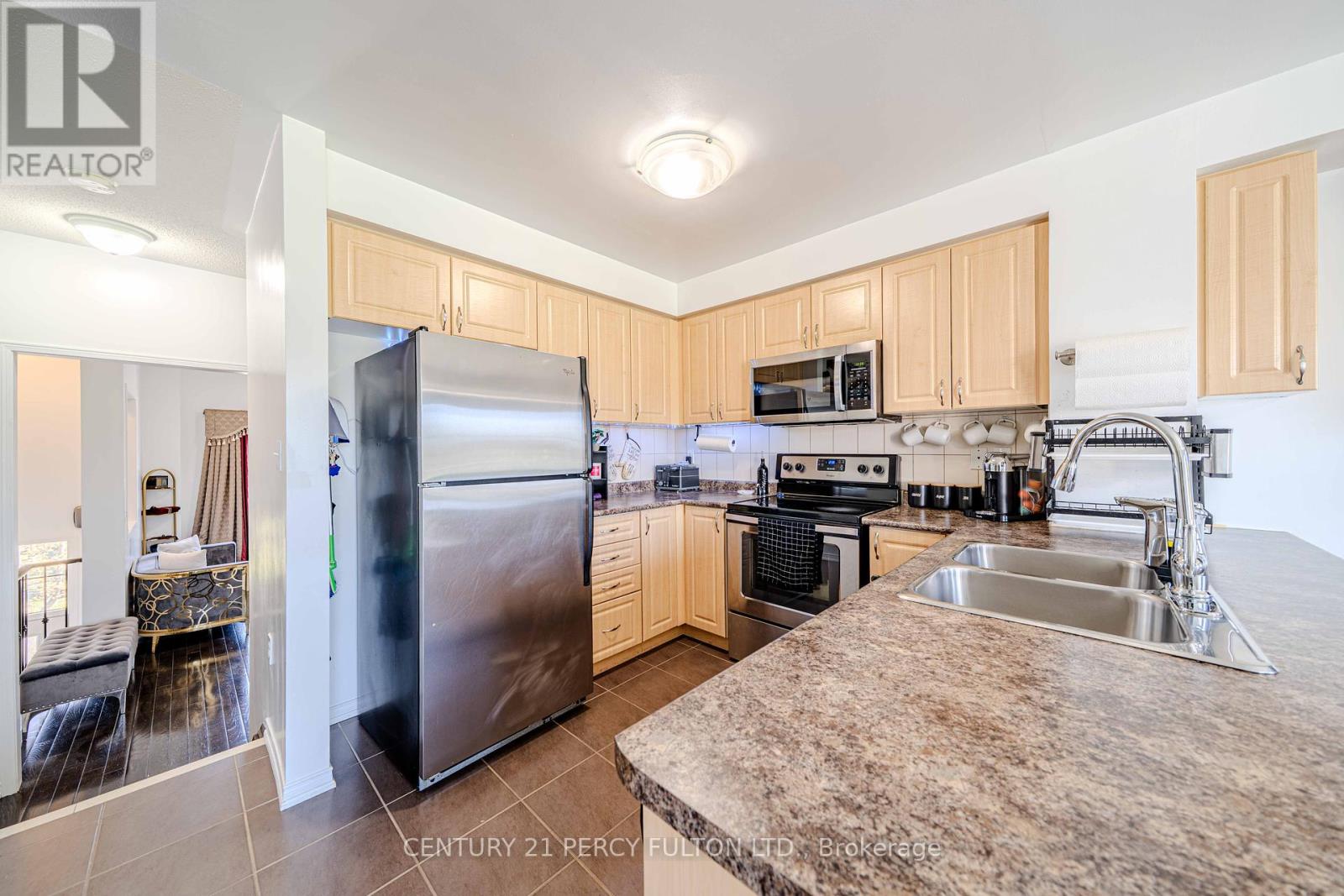 11 - 22 Burtonbury Lane, Ajax, Ontario  L1Z 0C9 - Photo 9 - E12182346