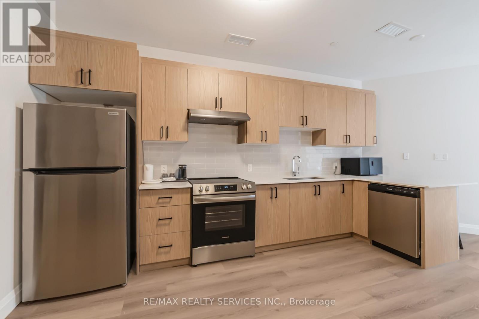 #1 - 30 Dean Park Road, Toronto, Ontario  M1B 3H1 - Photo 7 - E12182427