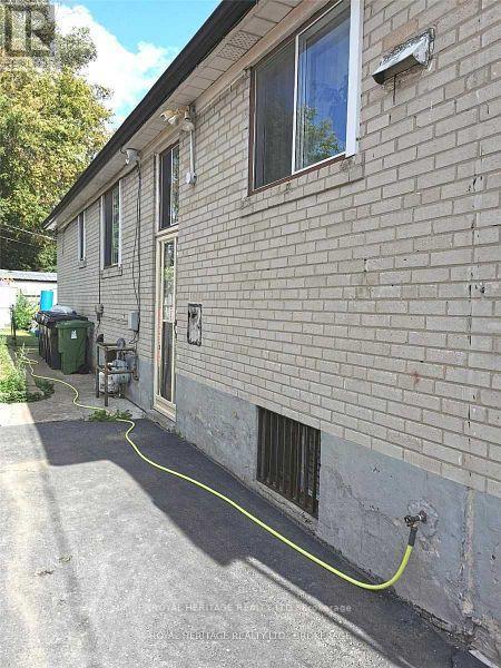 95 Santamonica Boulevard, Toronto, Ontario  M1L 4H3 - Photo 2 - E12182463