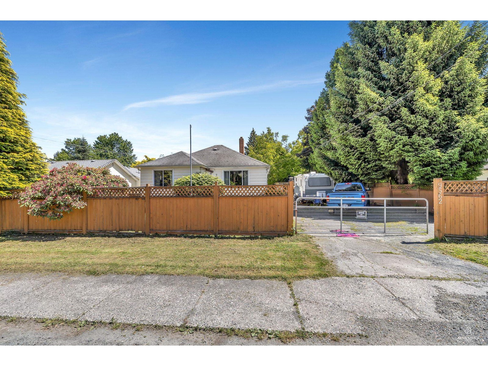 Property at 9562 VICTOR STREET image 2