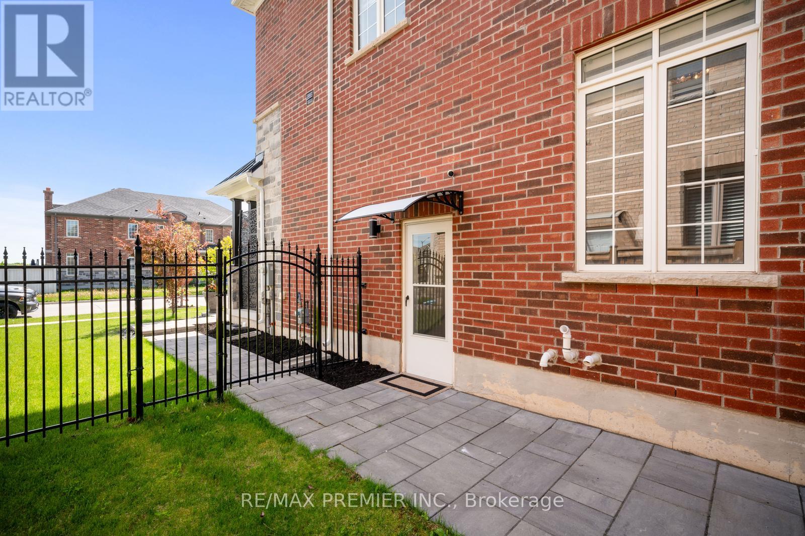 68 Inverness Way, Bradford West Gwillimbury, Ontario  L3Z 0W5 - Photo 35 - N12182299