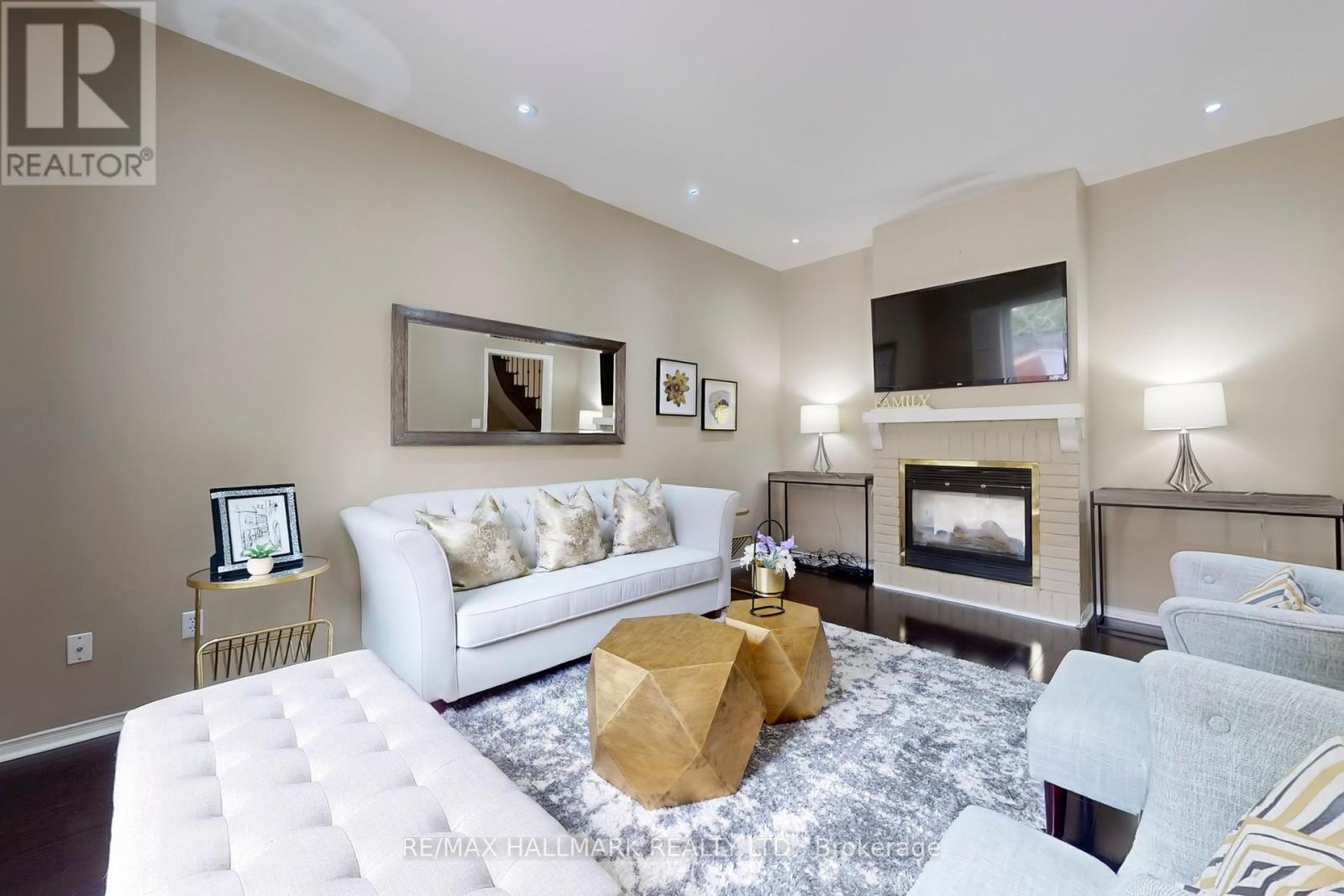 92 Canyon Hill Avenue, Richmond Hill, Ontario  L4C 0K5 - Photo 17 - N12182356