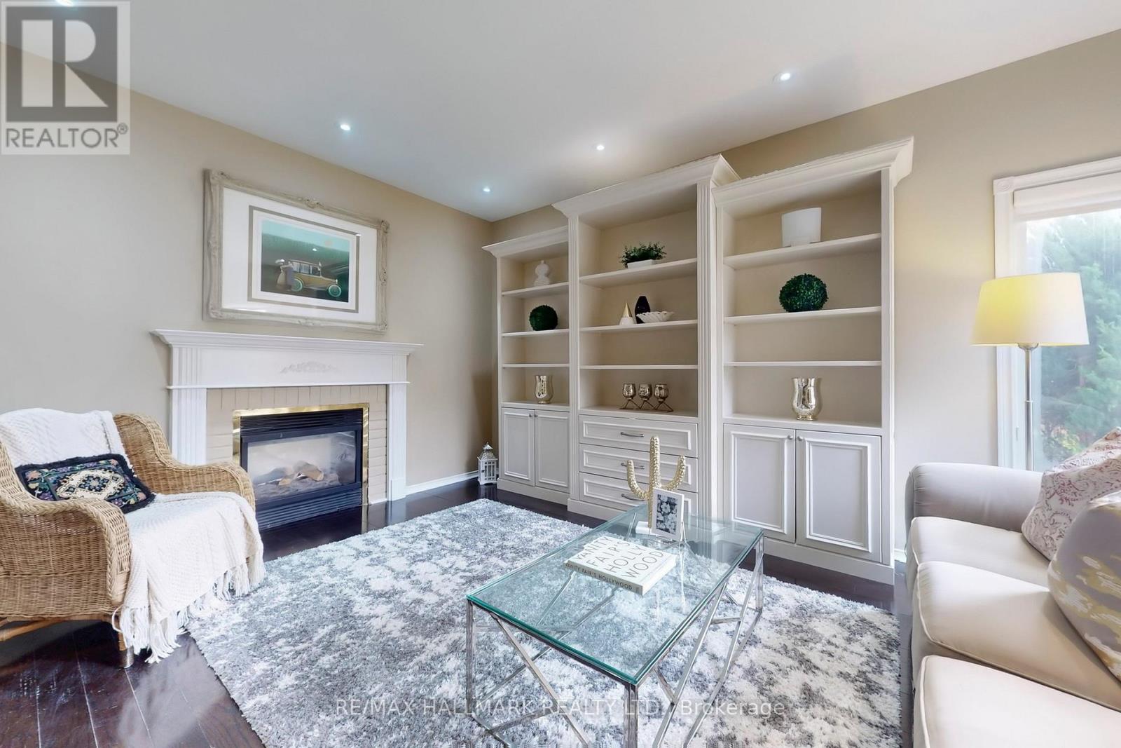 92 Canyon Hill Avenue, Richmond Hill, Ontario  L4C 0K5 - Photo 7 - N12182356