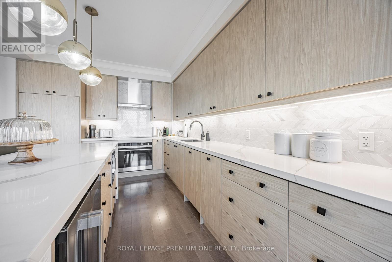 310 - 9085 Jane Street, Vaughan, Ontario  L4K 0L8 - Photo 8 - N12182410