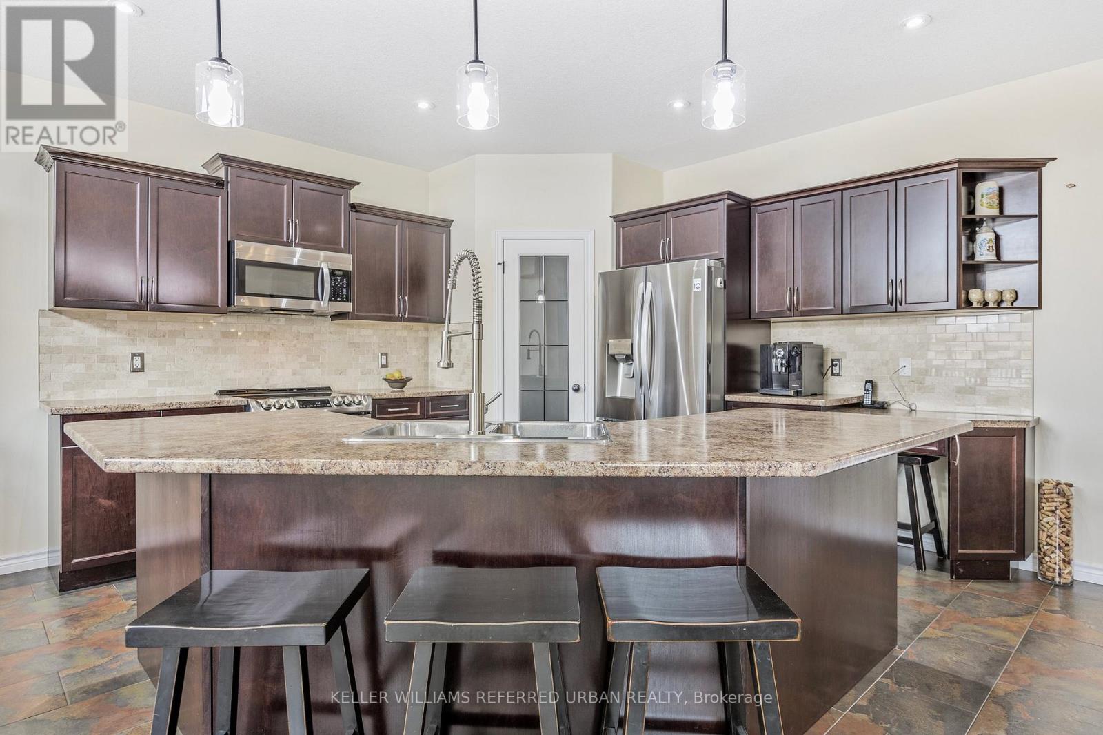 68 Mike Hart Drive, Essa, Ontario  L0M 1B5 - Photo 12 - N12182437