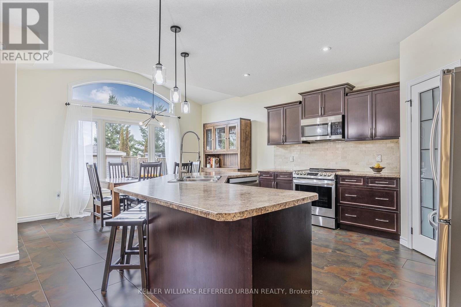 68 Mike Hart Drive, Essa, Ontario  L0M 1B5 - Photo 16 - N12182437