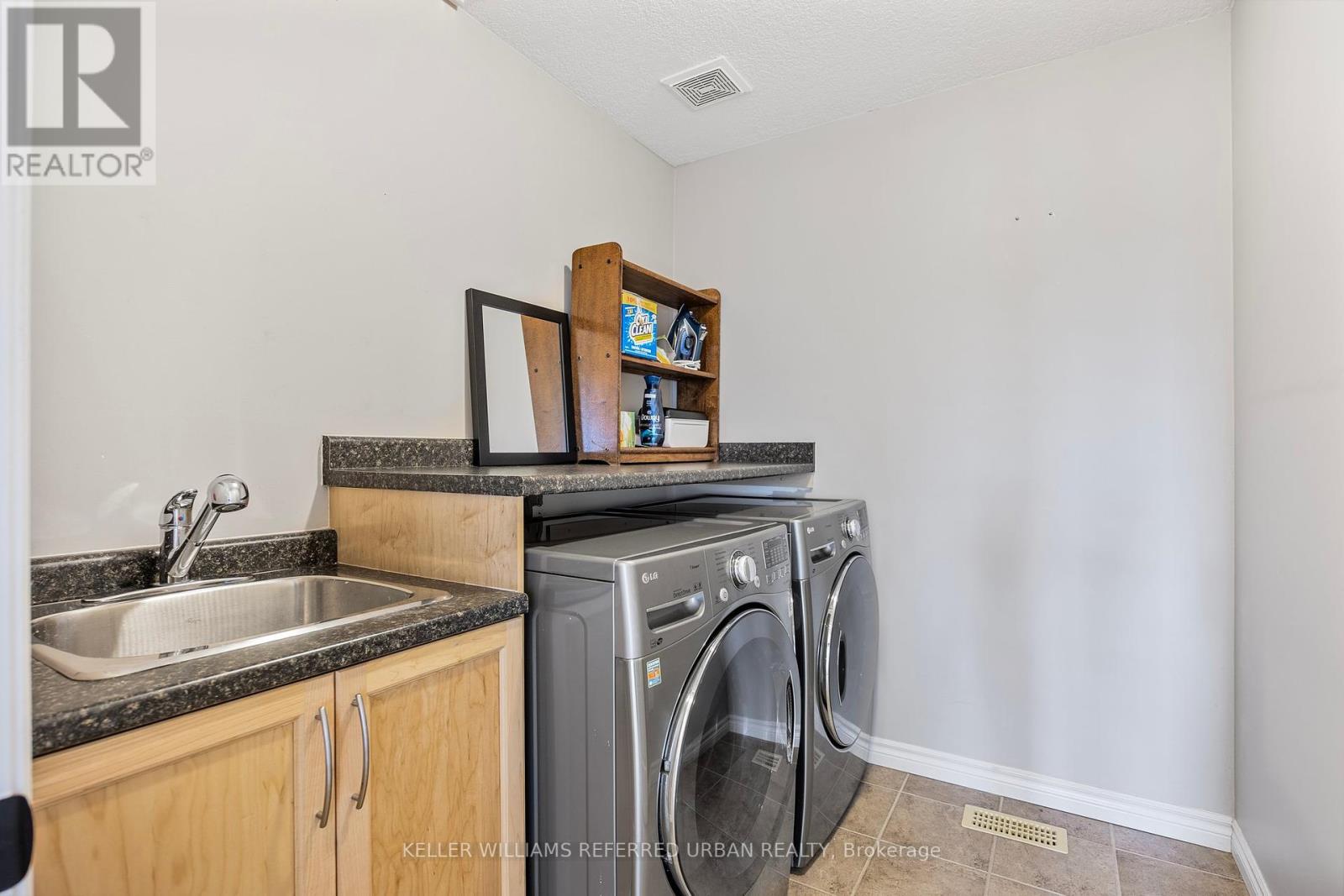 68 Mike Hart Drive, Essa, Ontario  L0M 1B5 - Photo 23 - N12182437
