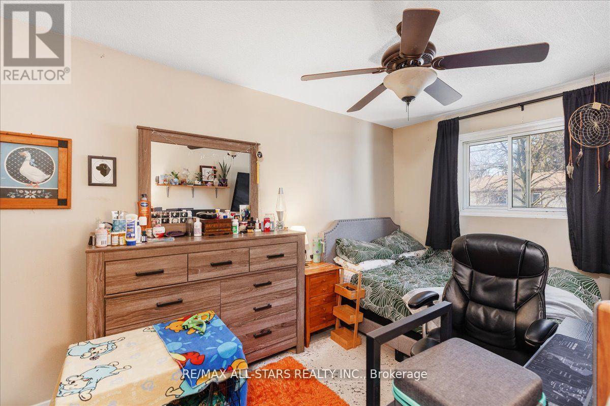 B11 - 63 Ferris Lane, Barrie, Ontario  L4M 5C4 - Photo 17 - S12182370