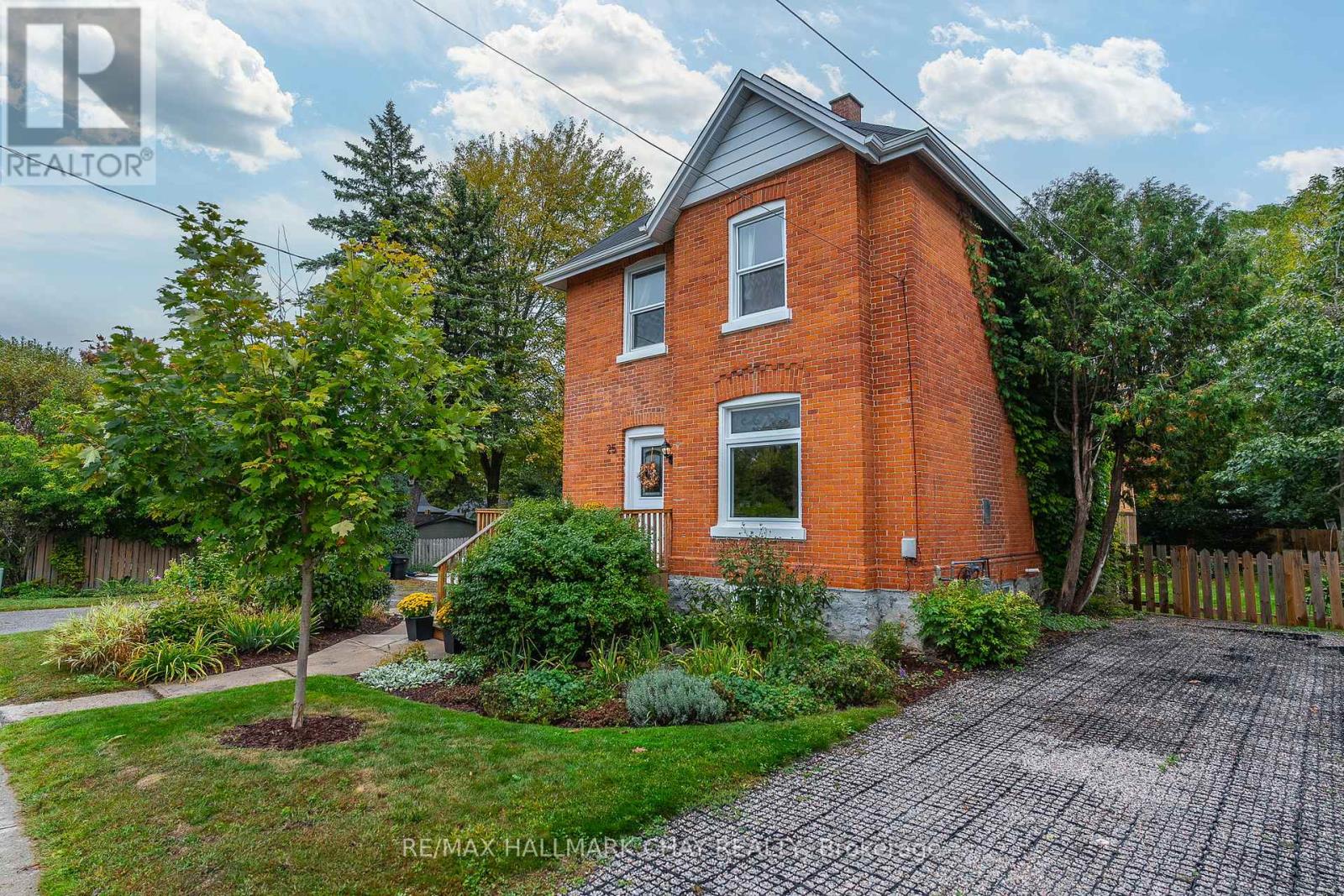 25 William Street, Barrie, Ontario  L4N 3J4 - Photo 5 - S12182403