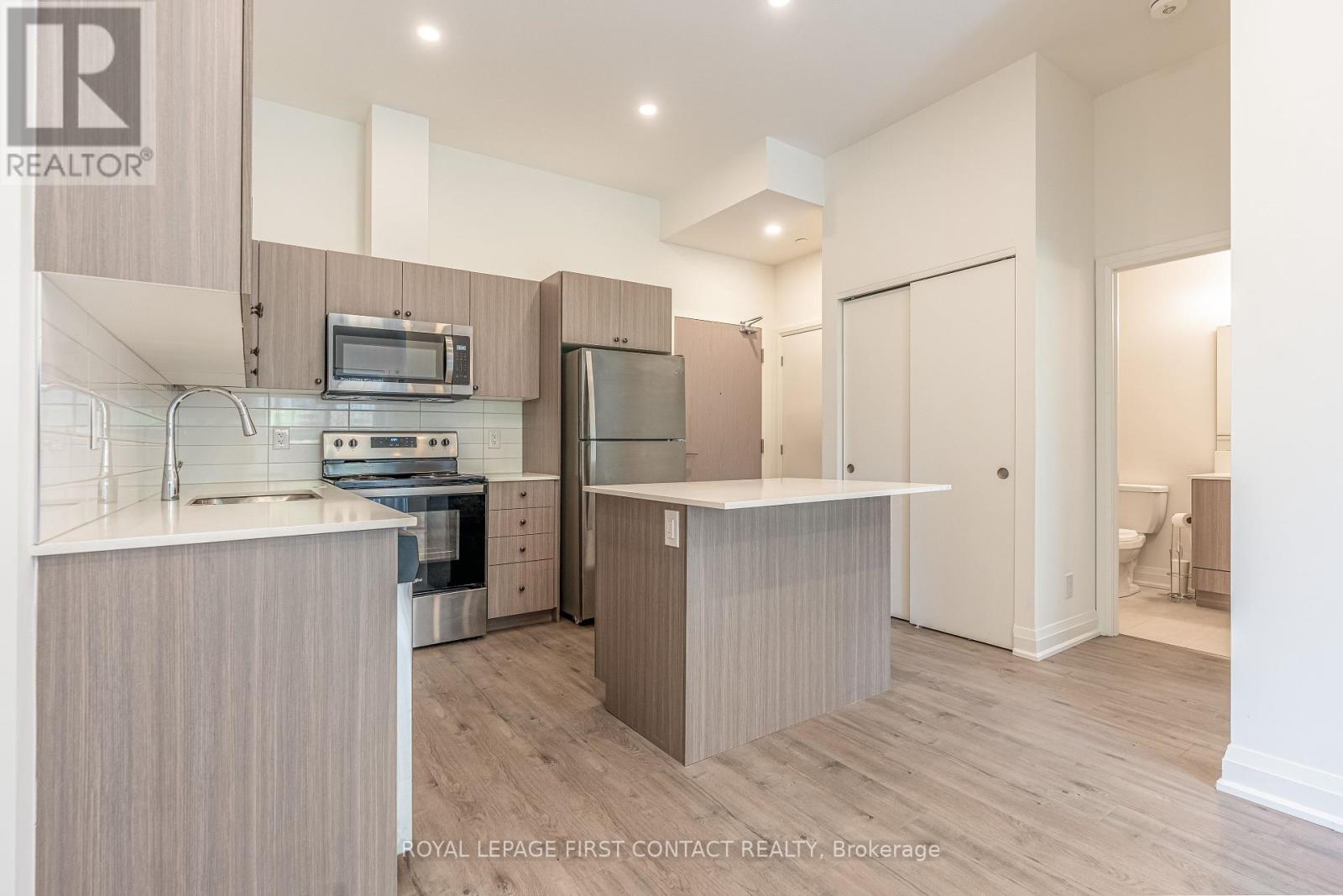 106 - 58 Lakeside Terrace, Barrie, Ontario  L4M 0L5 - Photo 5 - S12182422