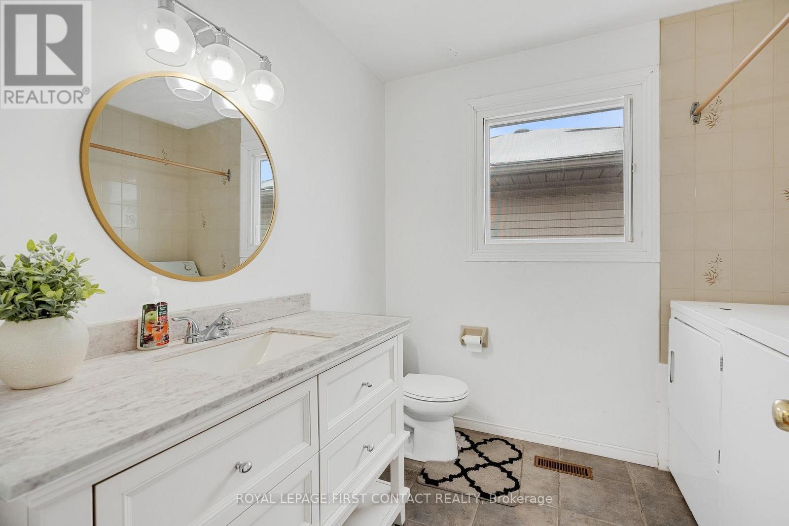 55 Rosenfeld Drive, Barrie, Ontario  L4M 5X5 - Photo 12 - S12182433