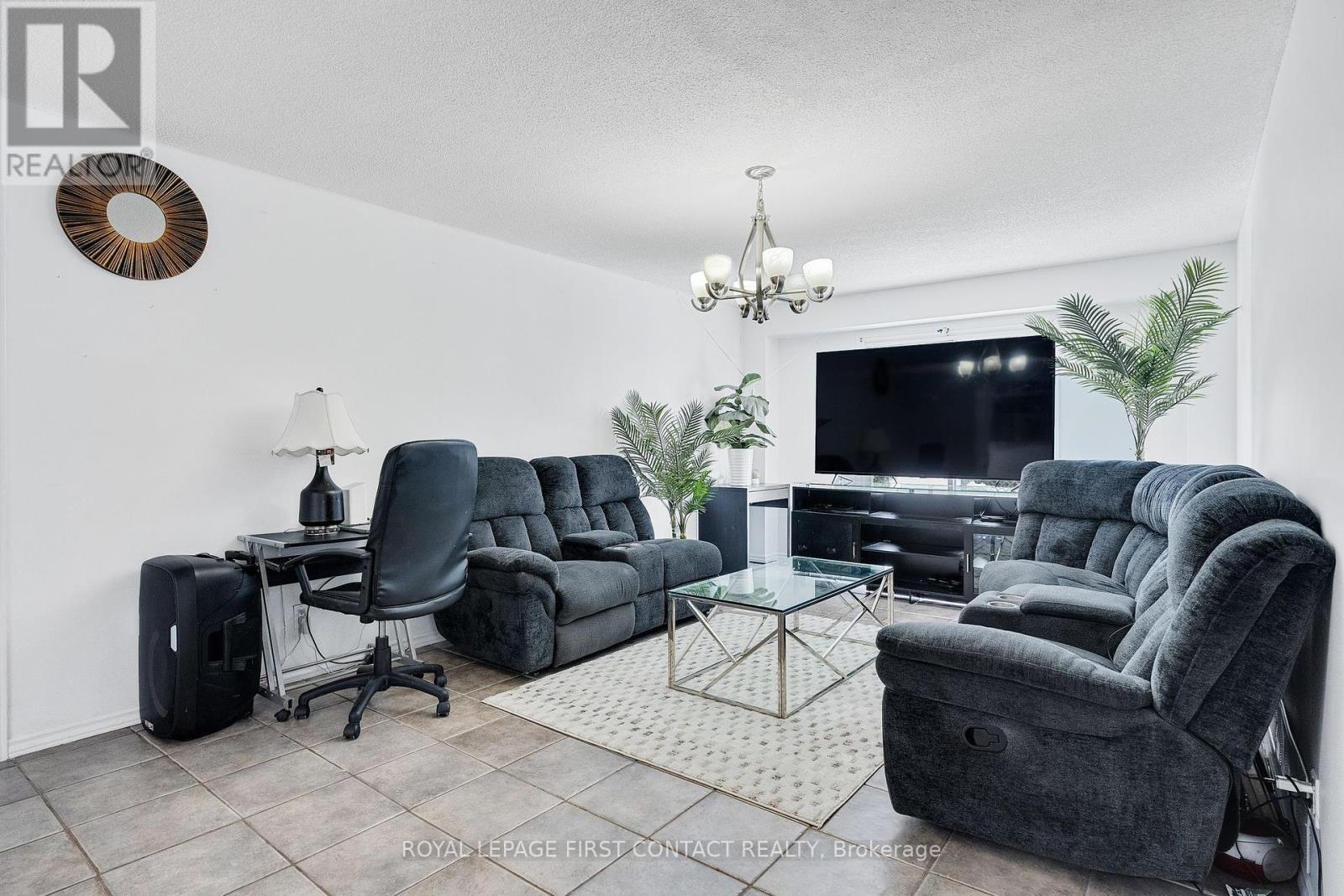 55 Rosenfeld Drive, Barrie, Ontario  L4M 5X5 - Photo 13 - S12182433