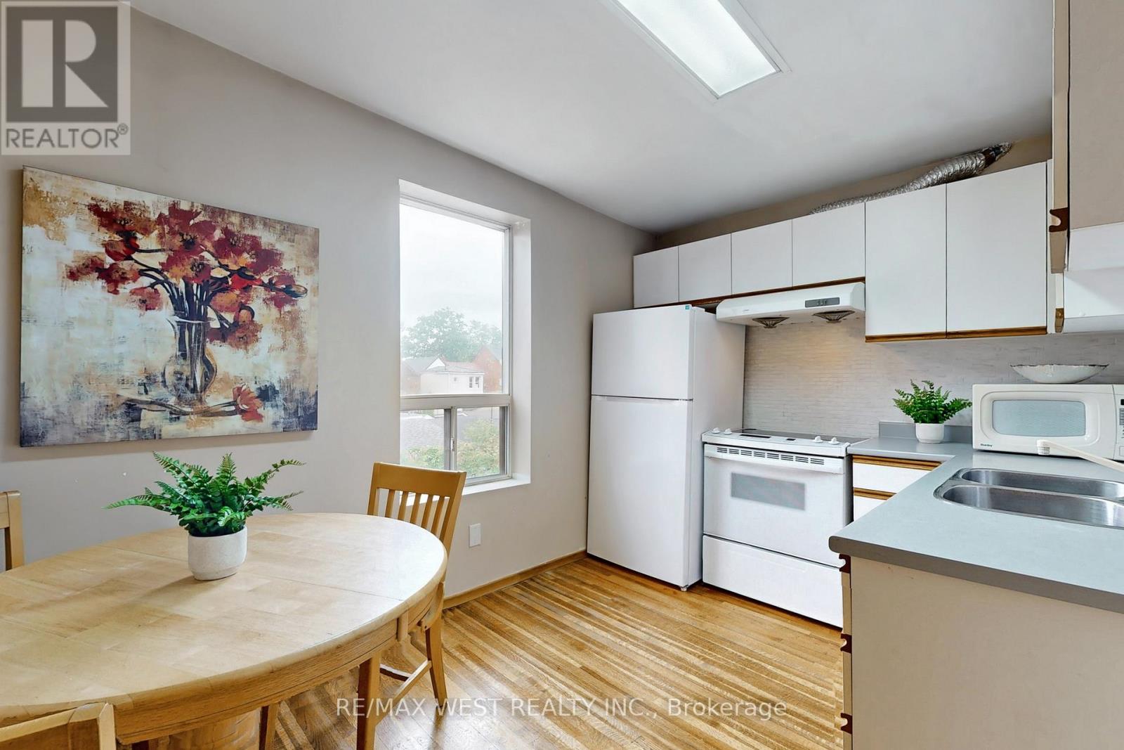 613 Lansdowne Avenue, Toronto, Ontario  M6H 3Y2 - Photo 19 - C12182481
