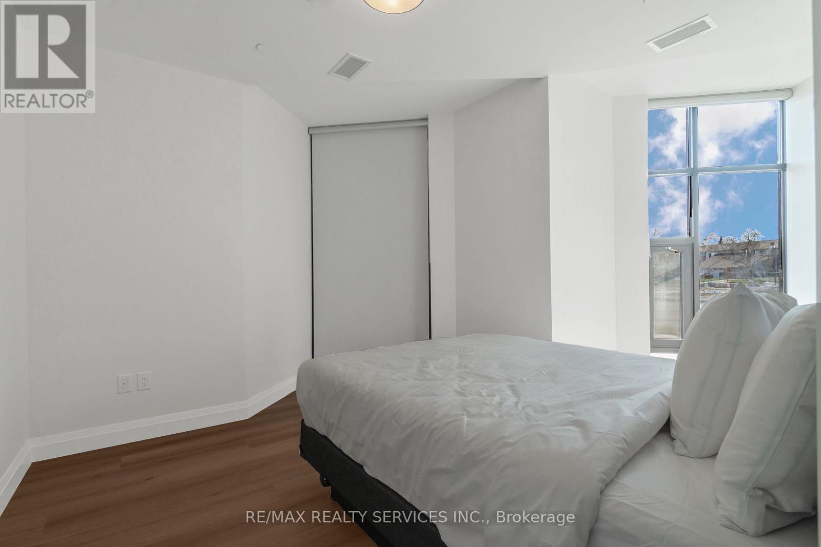 #10 - 30 Dean Park Road, Toronto, Ontario  M1B 3H1 - Photo 4 - E12182551