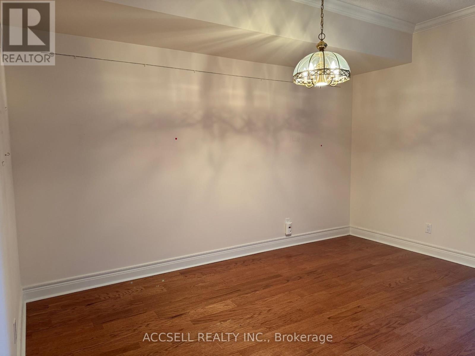 Property at 304 - 30 ANGLESEY BOULEVARD image 3