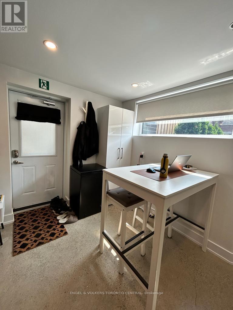 6 - 1555 Bloor Street W, Toronto, Ontario  M6P 1A5 - Photo 5 - W12182331
